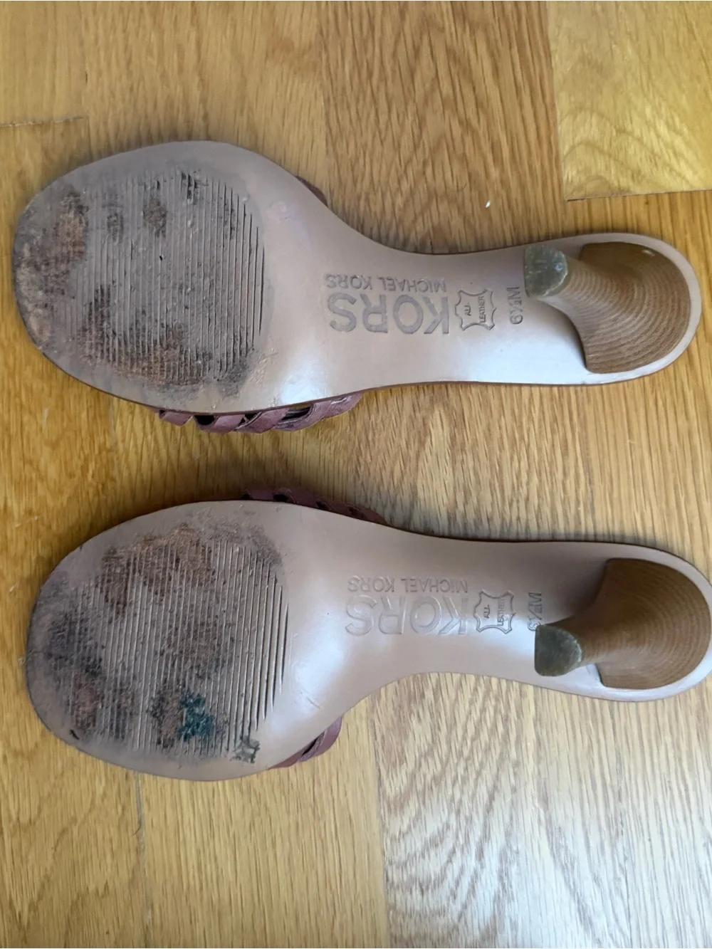 KORS Michael Kors Mauve Leather Slide sandal